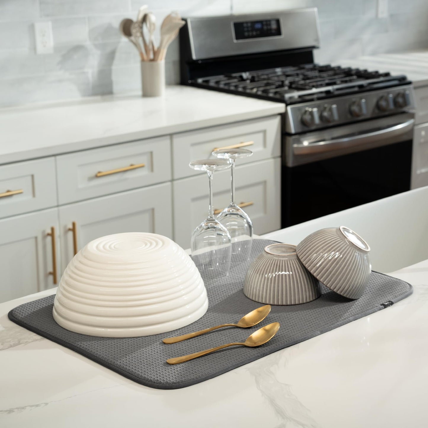 S&T INC. Dish Drying Mat XL, 18” x 24”, Absorbent Microfiber Kitchen Counter Mat, Dish Drying Pad for Dishes, Utensils, Pots and Pans, Extra Large, Charcoal