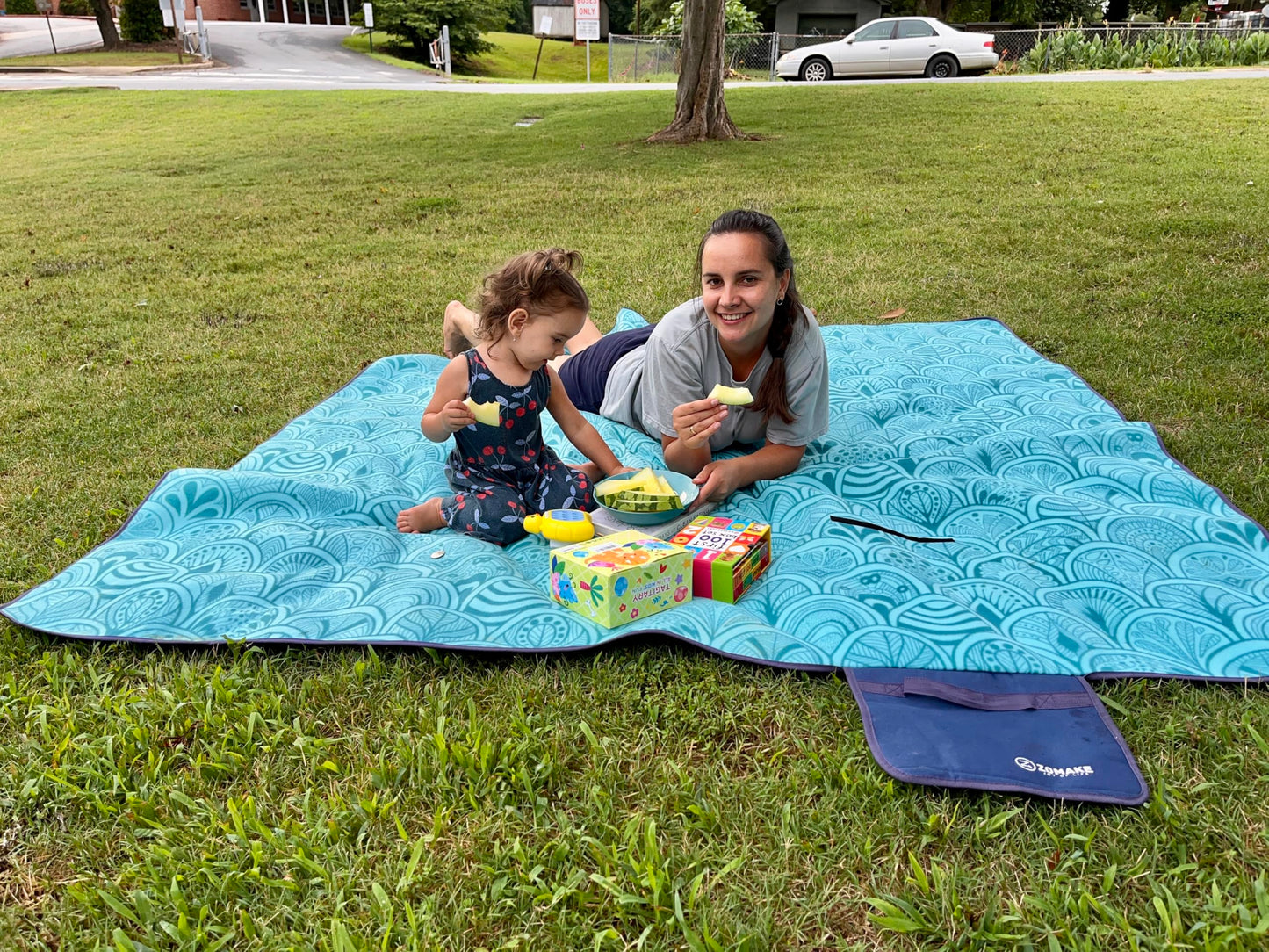 ZOMAKE Picnic Blanket Waterproof Sandproof Large Foldable Blankets,79"x79" Concert, Beach, Yard, Outdoor Grass Mat(Peacock Blue)