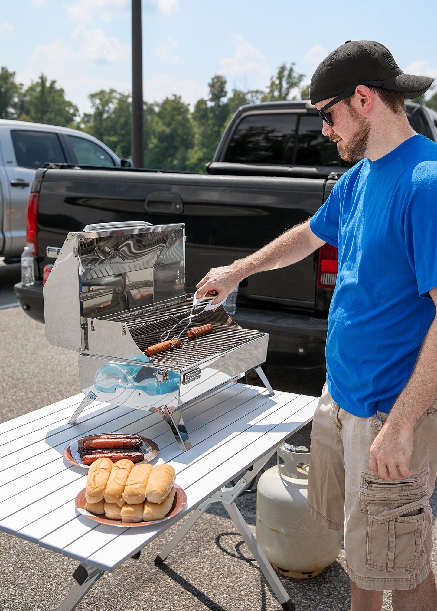 Camco Aluminum Roll-Up Table with Carrying Bag | Lightweight & Easy-to-Carry | Comfortably Sits 4-6 People | Ideal for Tailgating, Camping, The Beach, Parties & More (51892)