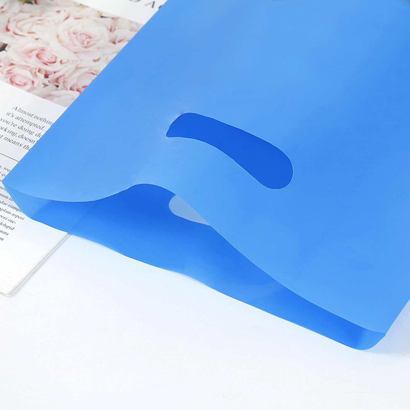 VieFantaisie Plastic Party Favor Small Gift Bags, 100 PCS 6" x 8" Goodie Bags for Kids, Candy Treat Pouches Bulk with Handle for Kids' Birthday Party, Thanksgiving, Christmas, Halloween, 10 Colors