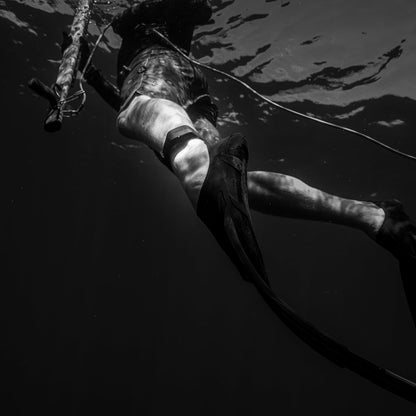 SHARKBANZ 2 - All Black Limited Edition - Magnetic Shark Deterrent Band for Swimming, Surfing, Diving, Snorkeling and All Ocean Sports