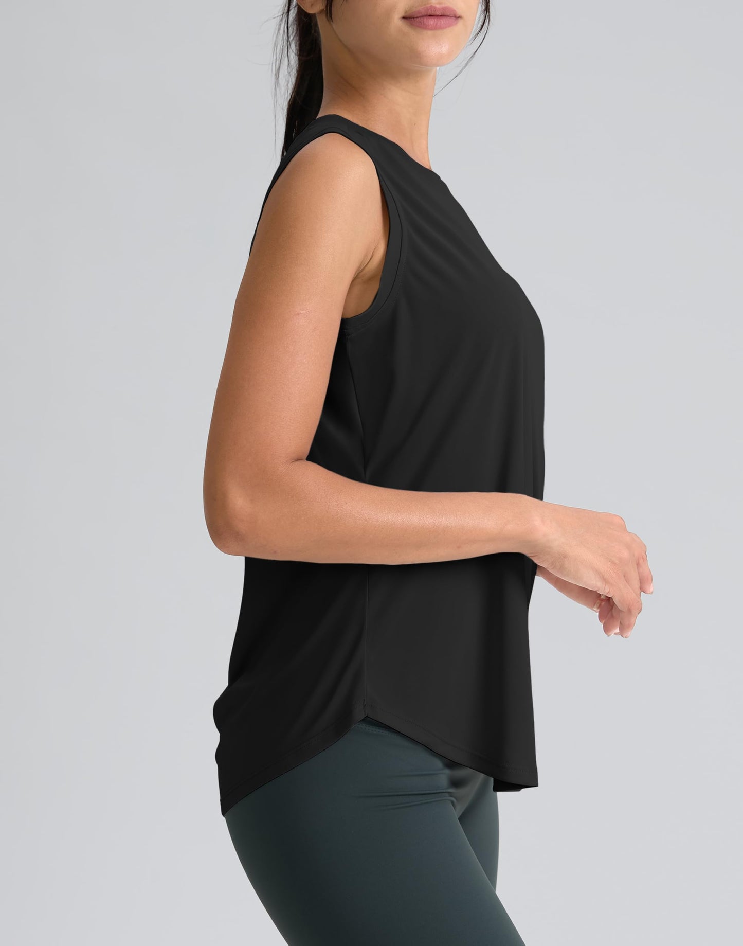 SANTINY Women's Sleeveless Workout Tops Breathable Lightweight Active Tennis Yoga Shirts Athletic Running Tank Tops for Women (Black_XL)