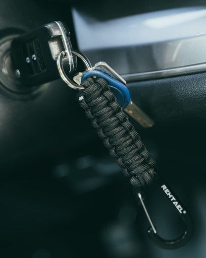 REHTAEL Keychain Paracord Carabiner Men/Women, Military Braided Heavy Duty Key Chain w/Belt Clip D-Ring for Car Keys, Keychain Strap for Backpack Camping Hiking, 4Pcs (4*Black)