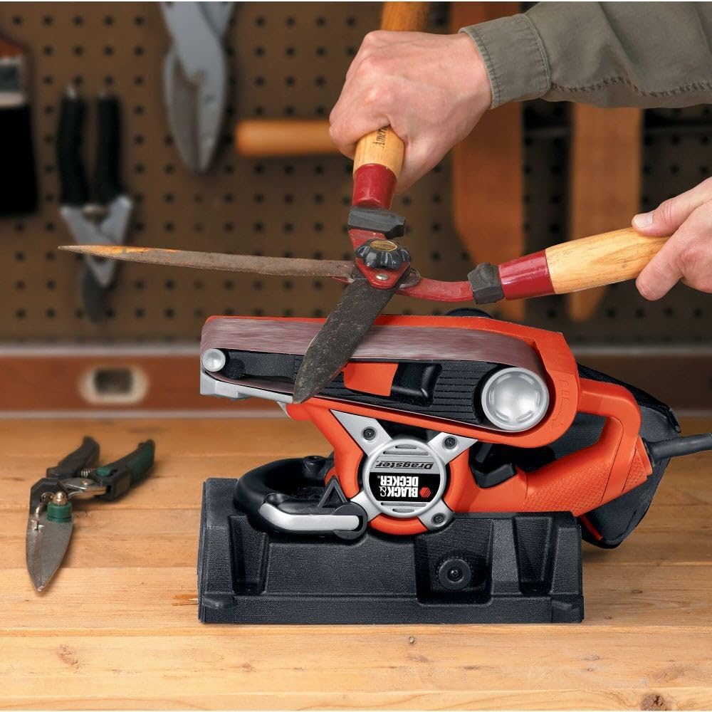 BLACK+DECKER Belt Sander with Dust Bag, 7-Amp, 3-Inch by 21-Inch (DS321)
