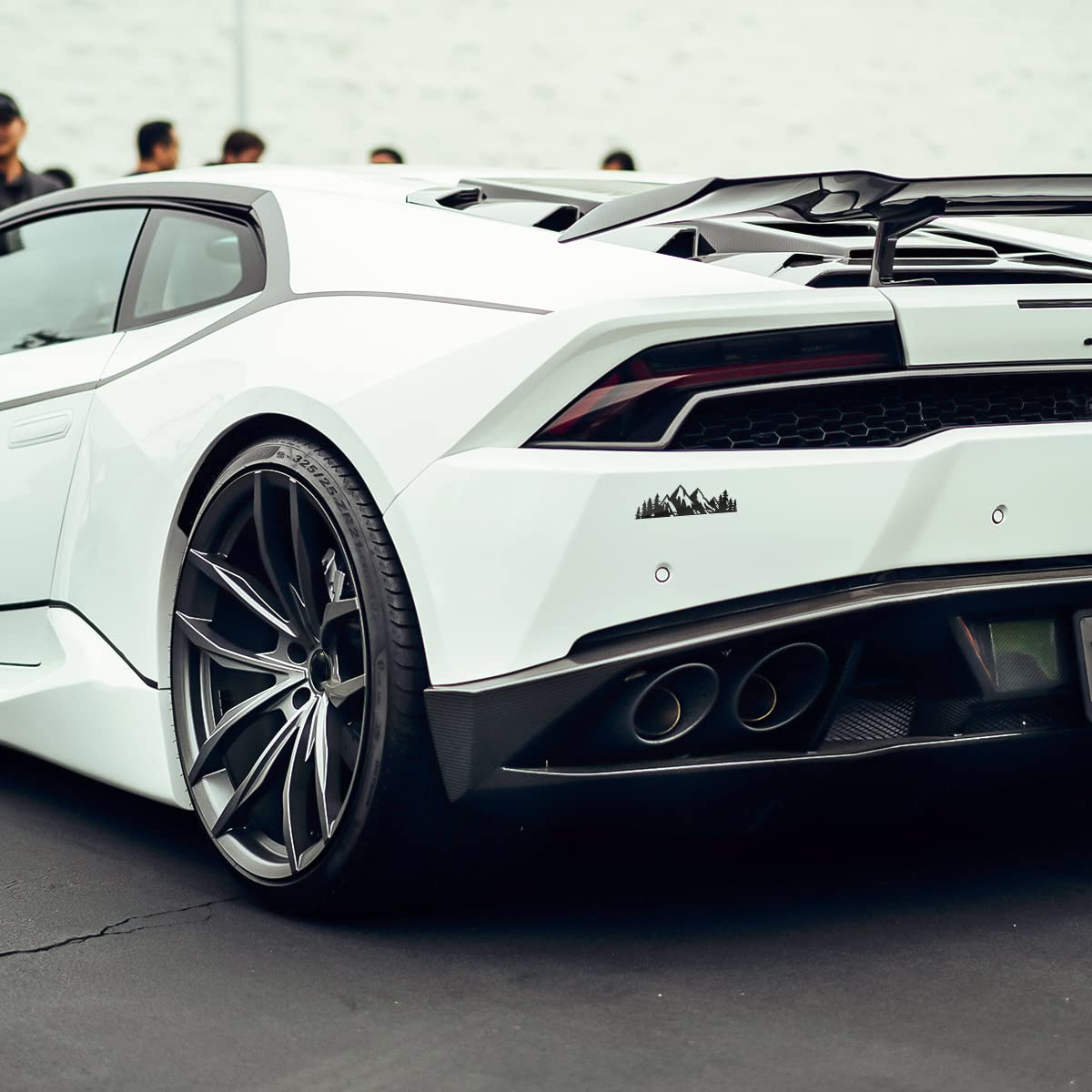 7 inch Snow Mountain Tree Stickers for Car, Mountains Graphic Logo Decals, Premium Badge Decals for Car Trunk Tailgate Emblem, Car Decoration Accessories for Truck, SUV, Sedan (Black Mountain/1 PCS)