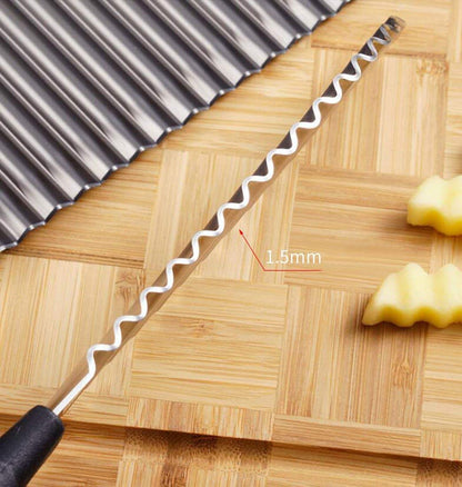 SHengwin Crinkle Potato Cutter, Crinkle Cut Knife for Veggies French Fry Cutter, Kitchen Wavy Slicer Knife for Chopping Carrot Cucumber Stainless Steel Blade 2.9" x 11.8"