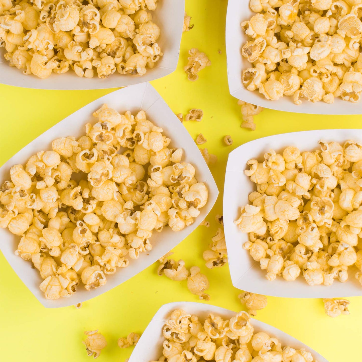 Super Z Outlet Disposable Paper Food Tray for Carnivals, Fairs, Festivals, and Picnics. Holds Nachos, Fries, Hot Corn Dogs, and More! - 2.5-Pound, 50-Pack