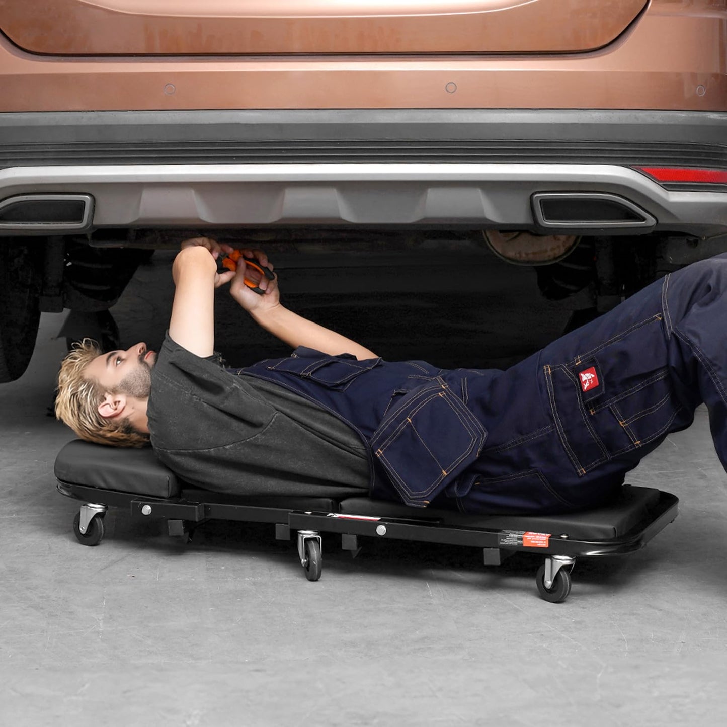 VEVOR Foldable Z Garage Creeper, 40 in, 450 lbs Load Capacity Rolling Folding Mechanic Creeper Stool, with 6 Universal Wheels Padded Seat Steel Frame, Lay Down or Sit Chair for Garage Shop or Home