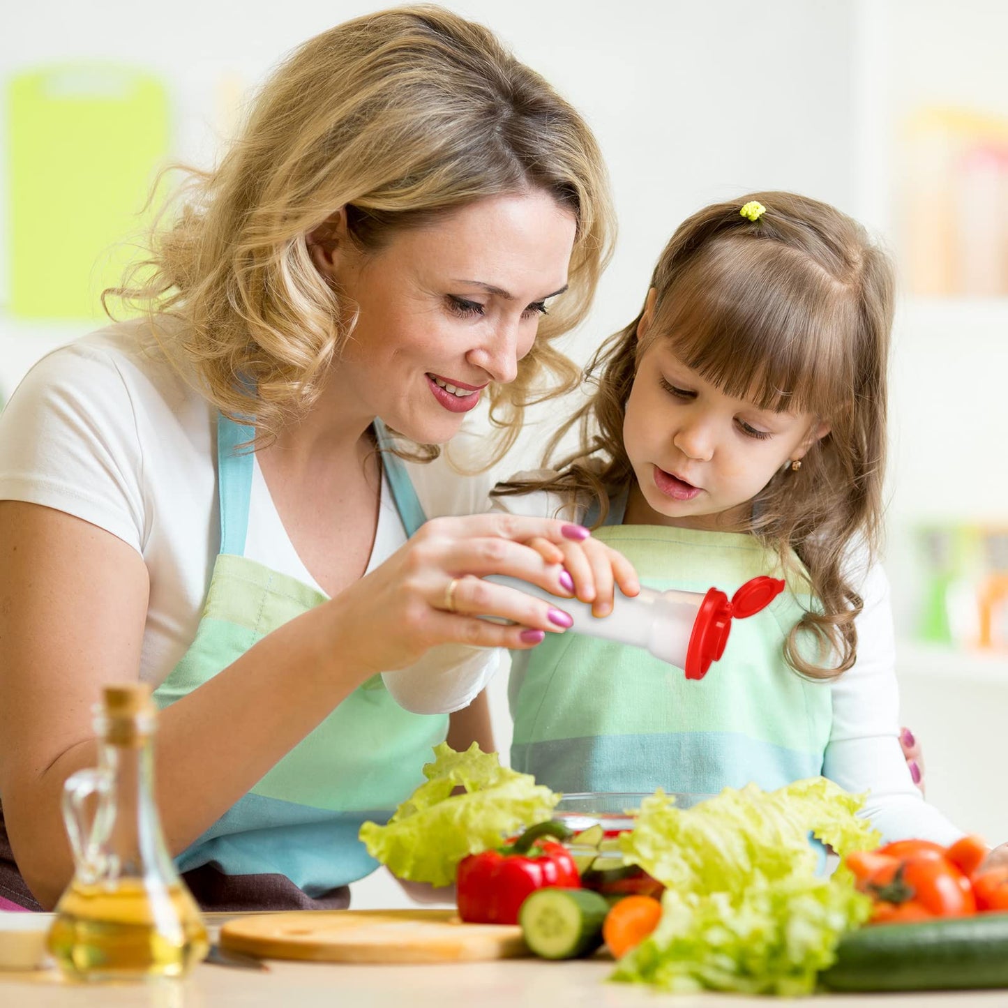 Romooa Set of 2 Plastic Salt and Pepper Shakers with Lids Large Hourglass Covered Moisture Proof Salt Shaker Pepper Container for Home Kitchen Restaurant Camping(Blue Red)