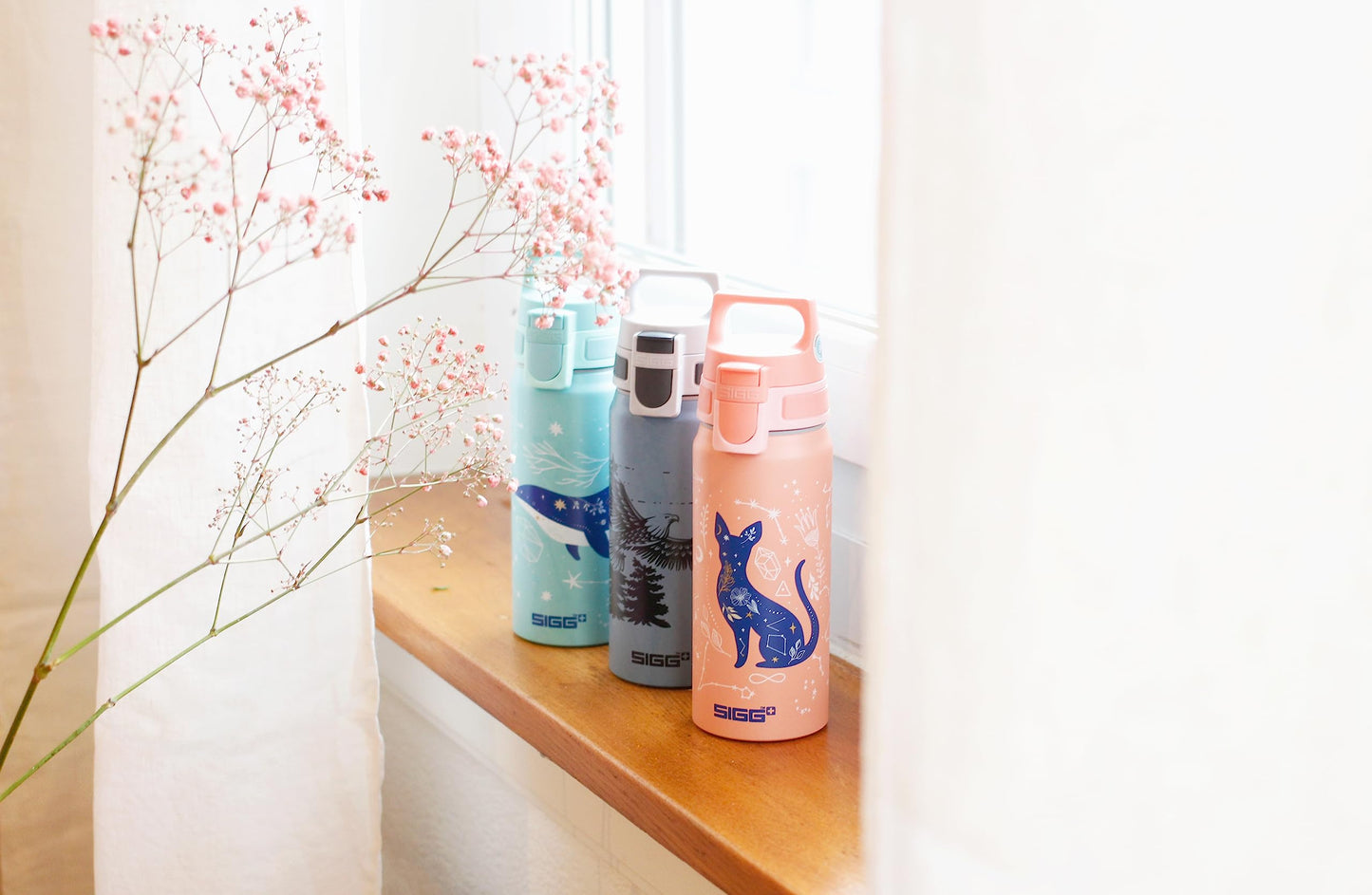 SIGG - Aluminium Kids Water Bottle - WMB ONE My Universe - Suitable For Carbonated Beverages - Leakproof - Lightweight - BPA Free - Climate Neutral Certified - Light Pink - 20 Oz