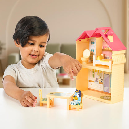 Bluey Mini Home Playset | Compact House Playset with Carry Handle | Three Different Rooms | Kitchen, Bedroom and Bathroom | Includes Figure with 5 Play Pieces