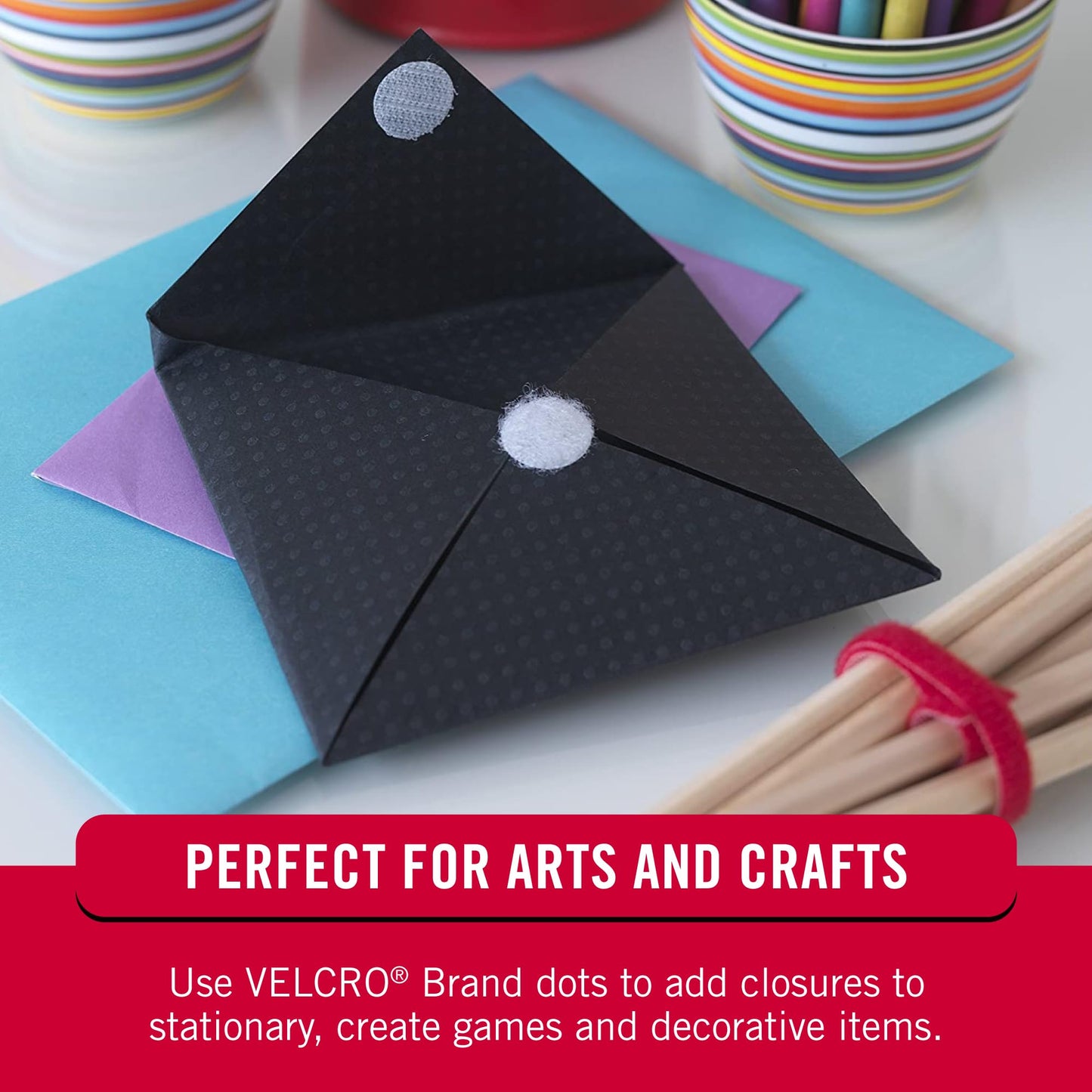 VELCRO Brand Dots with Adhesive Black | 200 Pk | 3/4" Circles | Sticky Back Round Hook and Loop Closures for Organizing, Arts and Crafts, School Projects