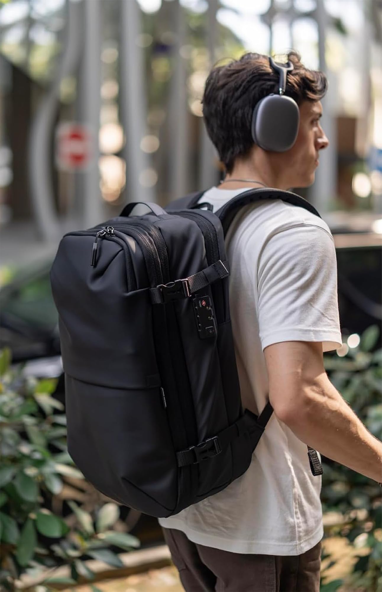 Vortex Vacuum Seal Travel Backpack 60L Expandable Air Compression System Water Resistant TSA Lock Carry-On Suitcase Luggage Black AERO - Vacuum Pump Included