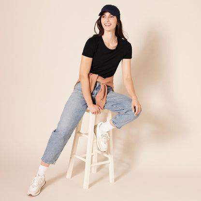 Amazon Essentials Women's Regular-Fit Short-Sleeve Crewneck T-Shirt, Pack of 2, Black/White, X-Small