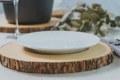 Artesà Natural Wooden Tree Trunk Cheese Board/Serving Platter with Bark Edge, 21 cm (8") - Round