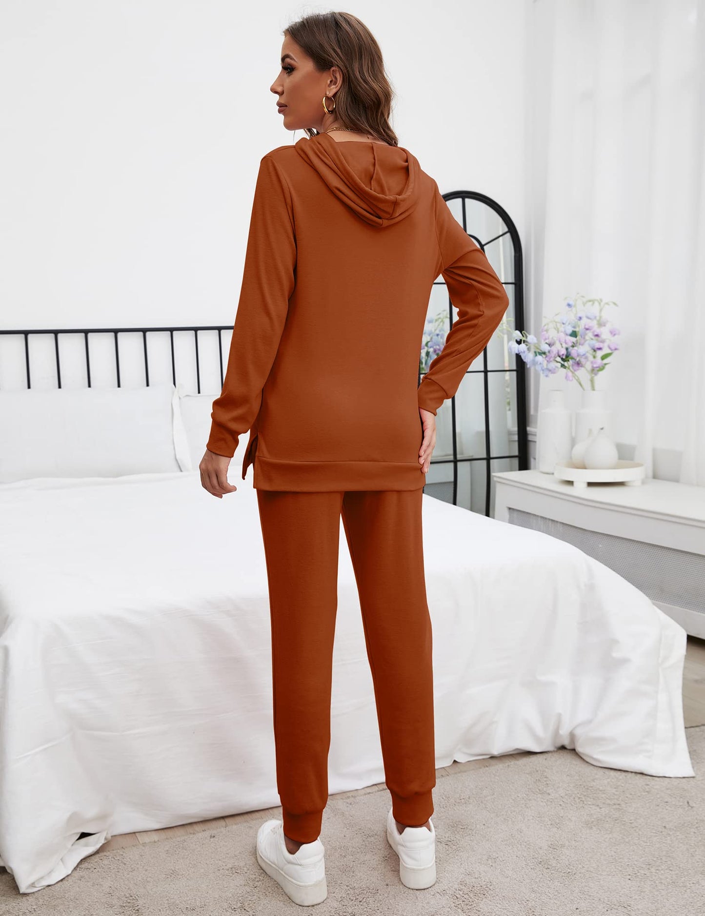 ZHENWEI Sweatsuits for Women Set Jogger Set Two Piece Tracksuit Casual Lounge Suit Long Pants Workout Athletic Outfits Hoodie Sweatshirts Pullover with Kangaroo Pockets (Caramel,Small)