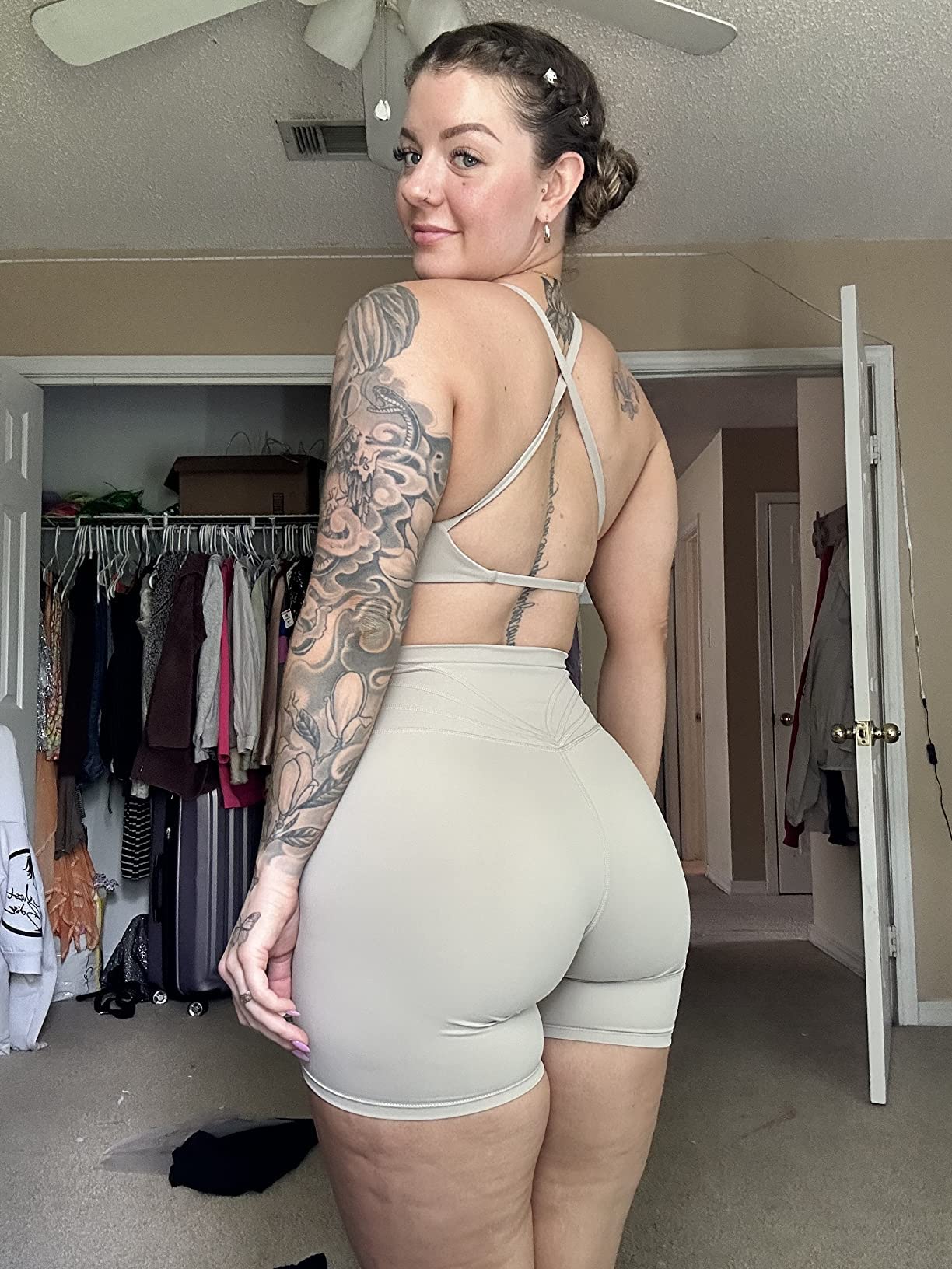 Aoxjox Women's Workout Sports Bras Fitness Sienna Low Impact Bra Yoga Crop Tank (Mink, Small)