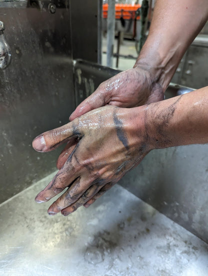 Fast Orange Permatex 25217 Pumice Lotion, Heavy Duty Hand Cleaner, Natural Citrus Scent, Waterless Cleaner For Mechanics, Strong Grease Fighter, 1/2 Gallon, Orange, 64 Fl Oz (Pack of 1)