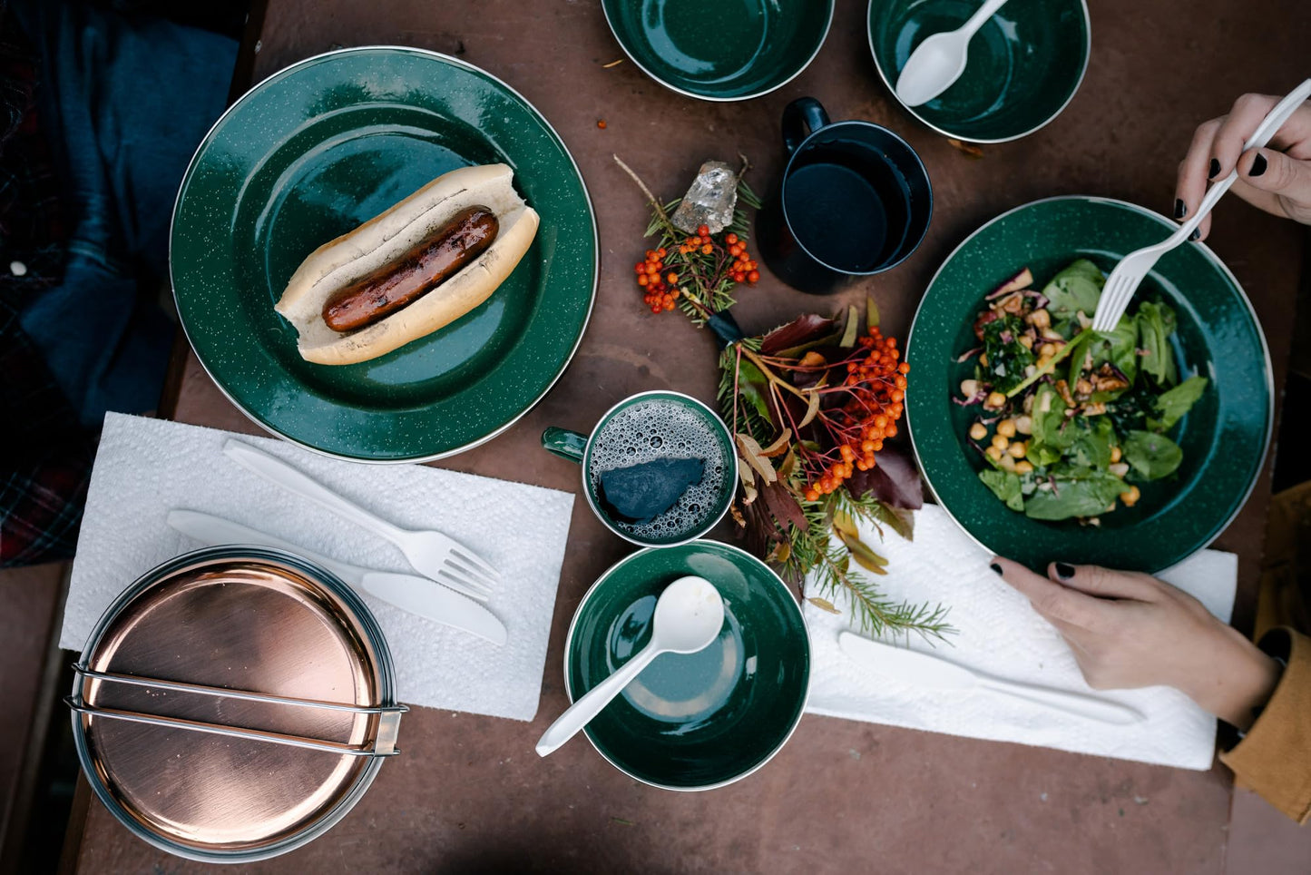 Stansport Deluxe 24-Piece Enamel Tableware Set - Green (11220-10)