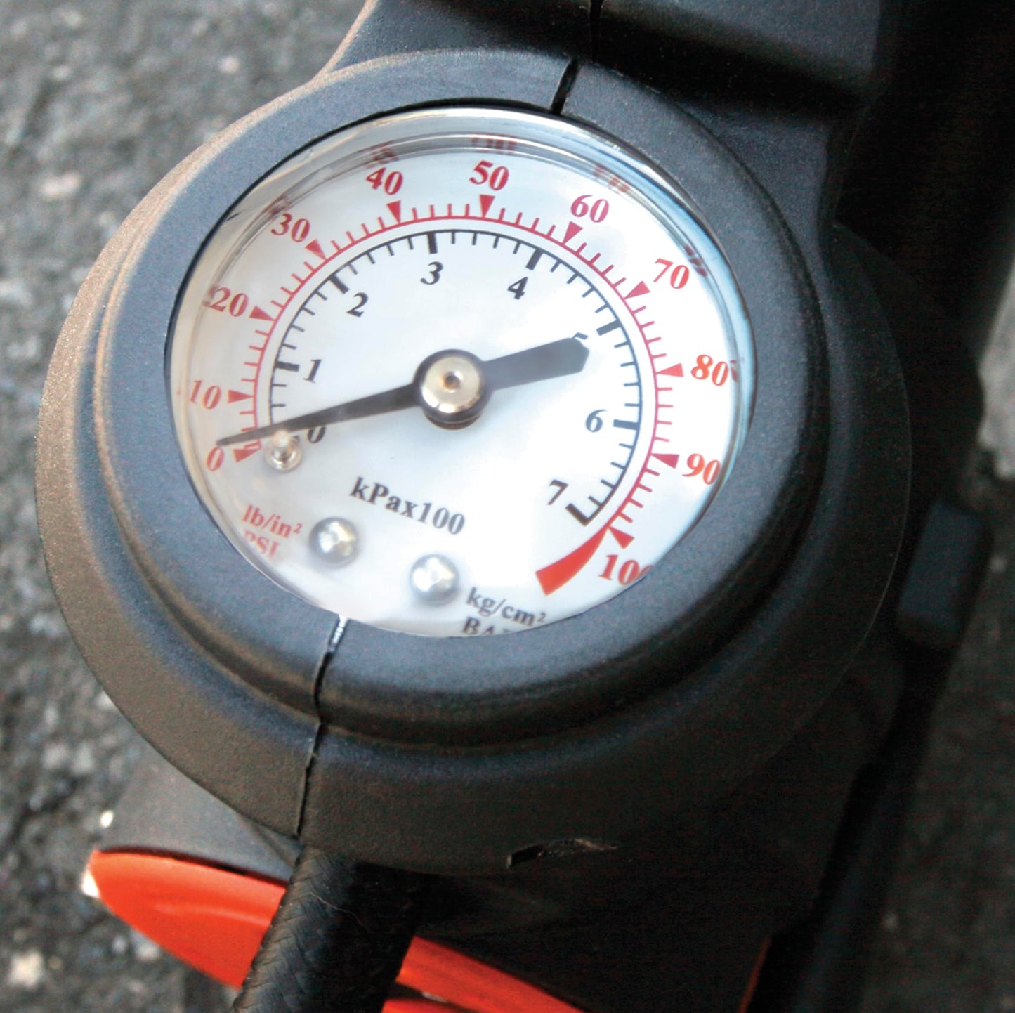 VIAIR 85P - 00085 Tire Inflator Portable Air Compressor for Car, Truck & SUV 12V On/Offroad Tire Pump Air Compressor Portable Heavy Duty 60 PSI, Cigarette Plug, Twist Chuck