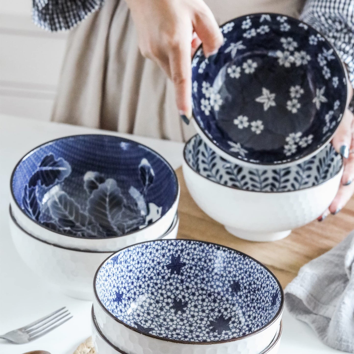 Swuut Japanese Style Ceramic Cereal Bowls,24 Ounces Salad,Soup Ramen Pho Salad Bowl Set of 6,Blue and White Microwave Safe (6 inch)