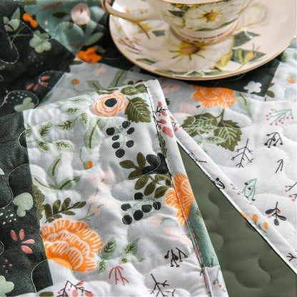 Exclusivo Mezcla 50"x 60" Quilted Throw Blanket- Microfiber Quilt Throw with Boho Patchwork Pattern, Reversible Green Versatile Lap Quilt for All Seasons, Lightweight Throws for Bed/Couch/Sofa