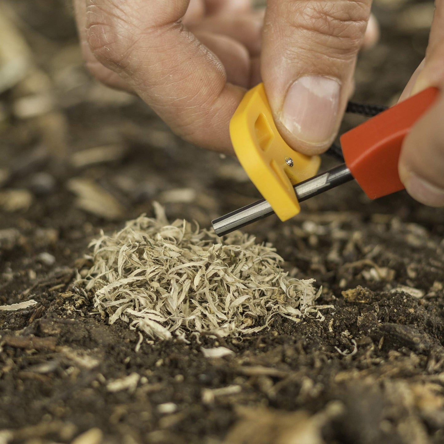 Smith's 50562 Pack Pal Tinder Maker with Fire Starter – Stainless Steel Grater –Striker – Natural Tinder – Outdoor Survival Tool – Lightweight – Portable, Yellow