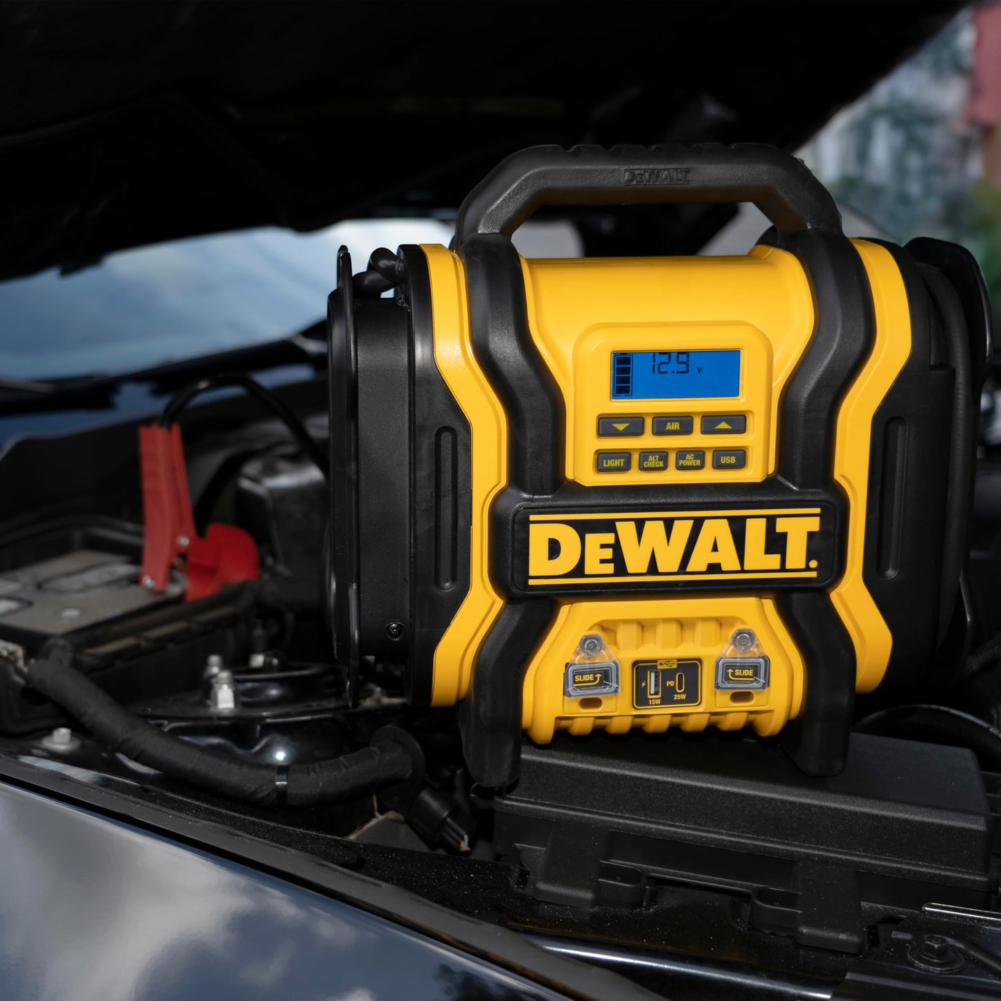 DEWALT DXAEPS14-Type2 2000 Peak Battery Amp 12V Automotive Battery Booster Jump Starter/Power Station with 120 PSI Compressor, 500W AC Power Inverter, and 15W USBa & 25W USB Ports