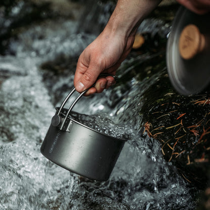 überleben Kessel Titanium Camping Kettle for Boiling Water - Camping Tea Kettle w/Steam Vented Lid, 37fl oz (1.1L) - Camp Fire Coffee Pot w/Canvas Bag - Bushcraft Camping Essentials