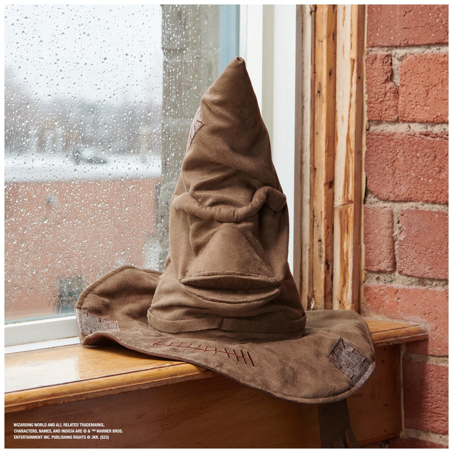 Wizarding World Harry Potter, Talking Sorting Hat with 15 Phrases for Pretend Play, Christmas Gifts for Kids