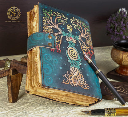 Blank Spell Book Of Shadows Journal With Lock Clasp Prop Vintage Handmade Leather Diary Embossed Prayer Pagan Antique Witchcraft Supplies Wiccan Notebook Daily Witch Gifts Mystic Greek Mythology Goddess (7x5)