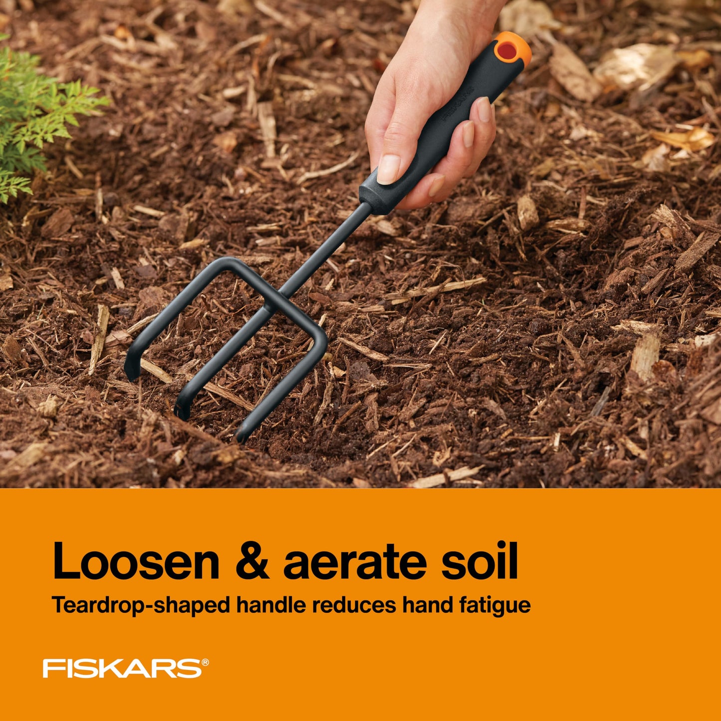 Fiskars 3-Piece Garden Tool Set - Trowel, Transplanter, Cultivator, Rust-Resistant Steel Heads, Ergonomic Handles for Planting, Digging, and Aerating Soil