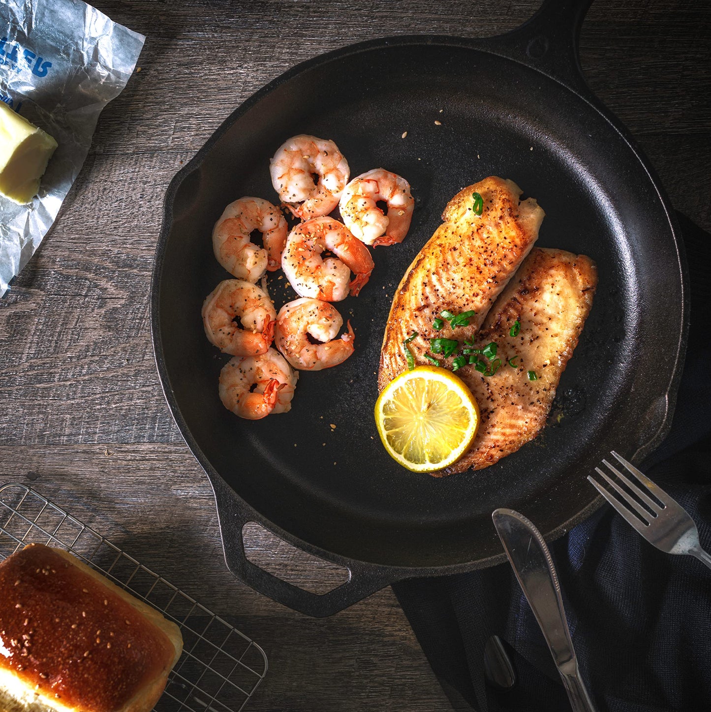 Utopia Kitchen Saute Frying Pan 12 Inch, Cast Iron Chefs Pan, Pre Seasoned Cast iron Skillet With Lid, Safe Grill Cookware for Indoor & Outdoor Use, Black