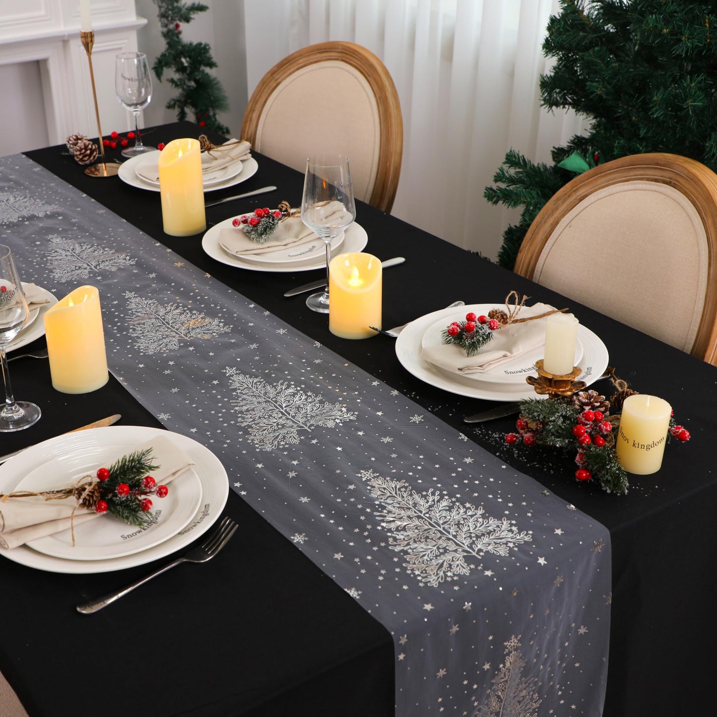 Snowkingdom Silver Christmas Tree Table Runner Xmas Winter Snowflakes 120 Inch Sparkly Glitter Mesh Runners Kitchen Dining Table Decorations for Seasonal Festival Holiday Indoor Outdoor Home Party